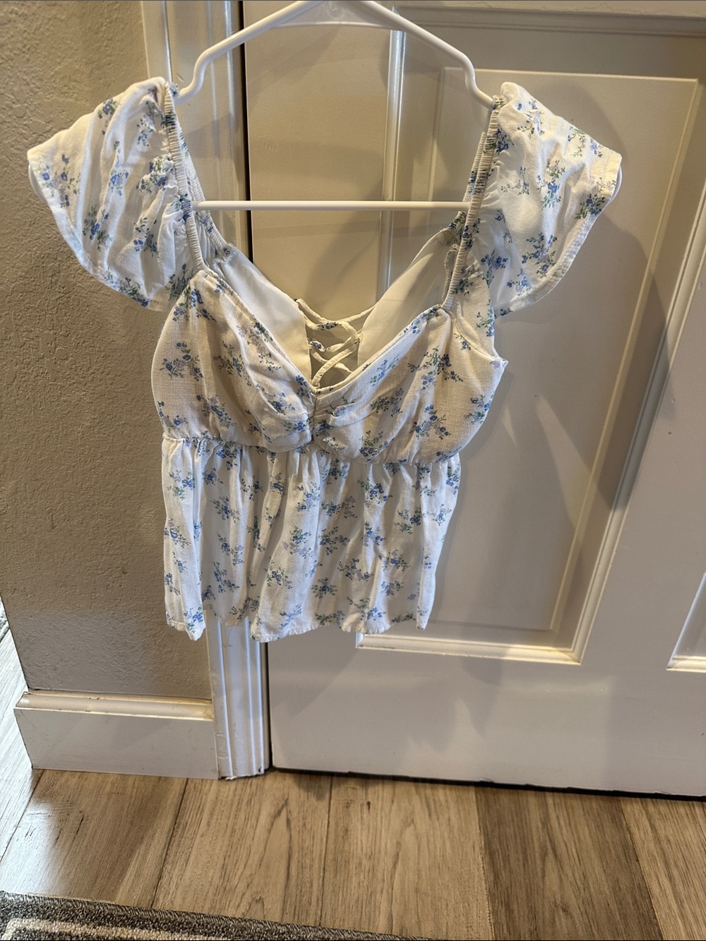 Hollister White Floral Lace-Up Peplum Top